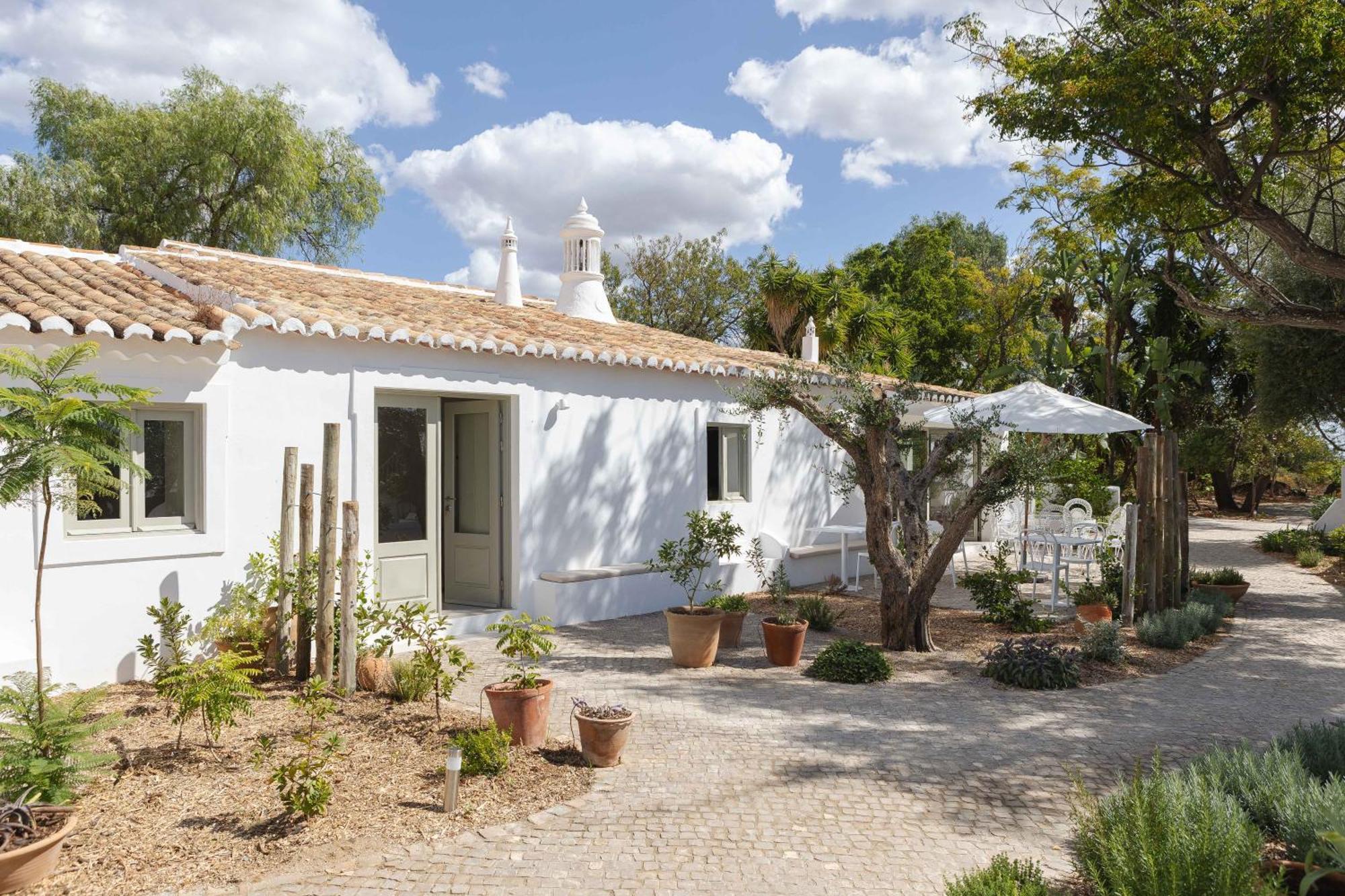 Amago Guesthouse Santa Bárbara de Nexe 외부 사진